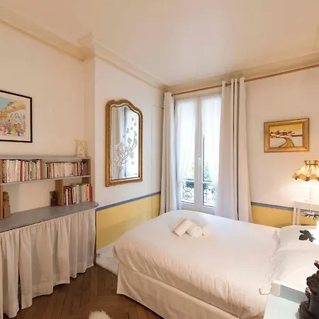 דירה Veeve - Painting The Streets Of Pigalle פריז