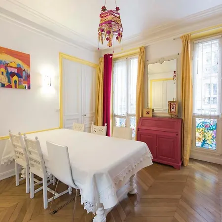 Veeve - Painting The Streets Of Pigalle