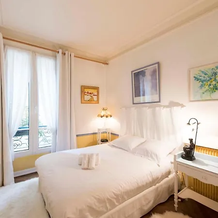 דירה Veeve - Painting The Streets Of Pigalle פריז