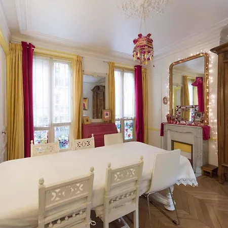 Veeve - Painting The Streets Of Pigalle פריז