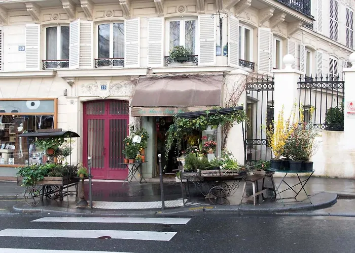 Veeve - Painting The Streets Of Pigalle Apartamento